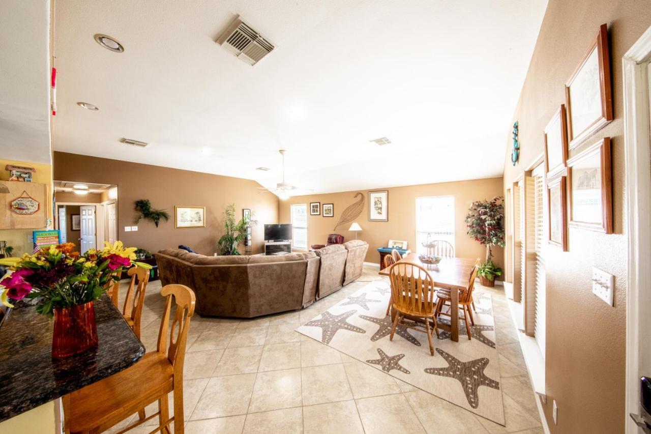Relax At Our Beach Haven - Pet Friendly Galveston Eksteriør bilde