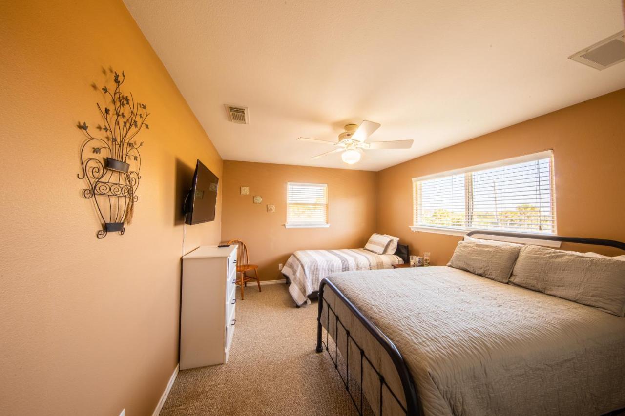 Relax At Our Beach Haven - Pet Friendly Galveston Eksteriør bilde