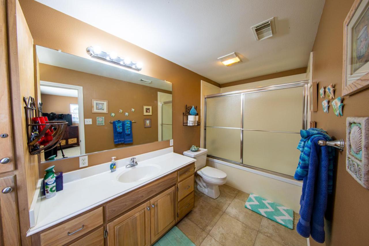 Relax At Our Beach Haven - Pet Friendly Galveston Eksteriør bilde